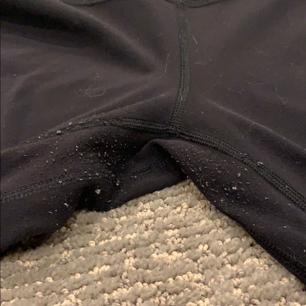 Black Lululemon Align leggings - Picture 4 of 6